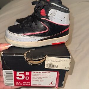 Jordan 2 Retro BT Sneakers